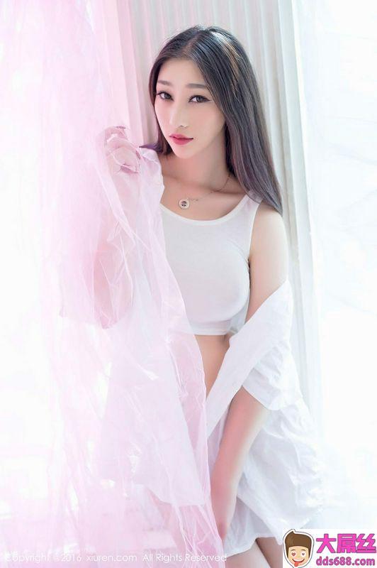 性感美人妲己白色性感薄丝外套雪白美乳唿之欲出