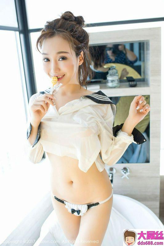 极致小美女网红顾灿日系透明学生制服湿身