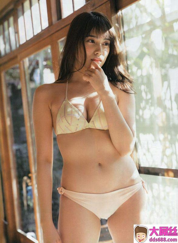 入山杏奈水着・グラビア画像15