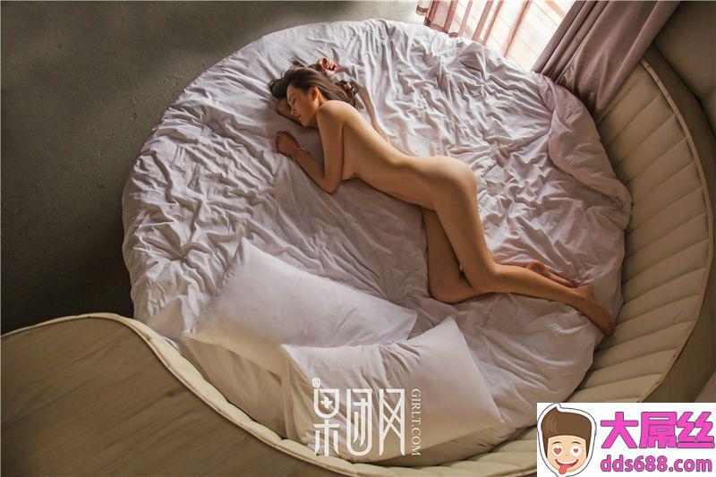 90美胸美女皮蛋儿高清私房美腿写真