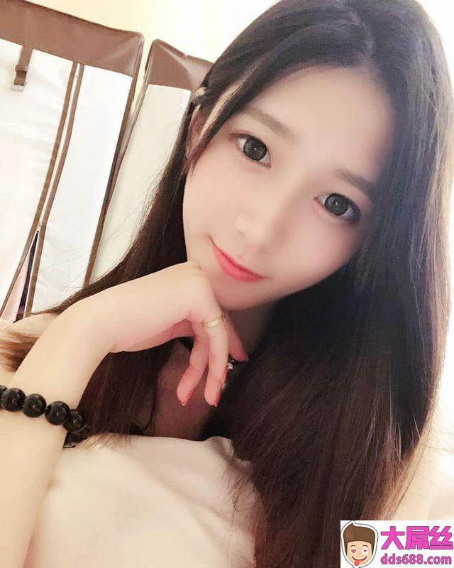 绝美笑颜浪Live直播主—洪彩忆