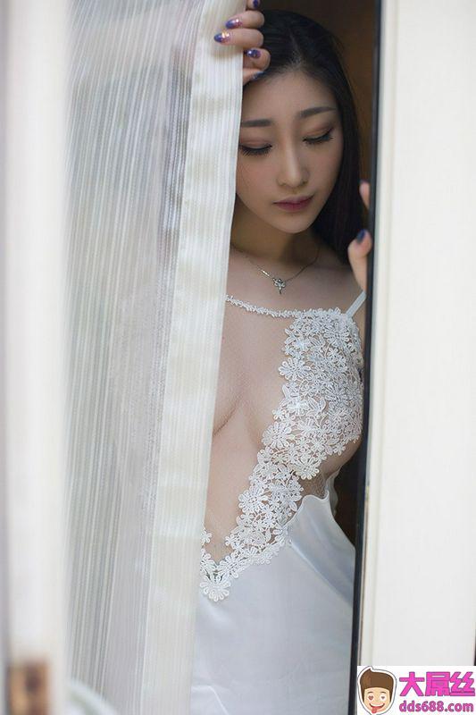 妩媚女王妲己蕾丝吊带巨乳唿之欲出