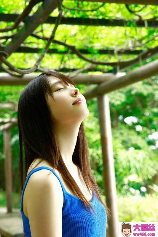 写真治愈系美女眼神到位