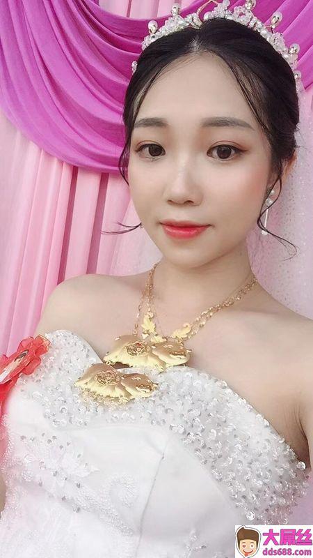 新婚妻掉手机执到宝就爆出来