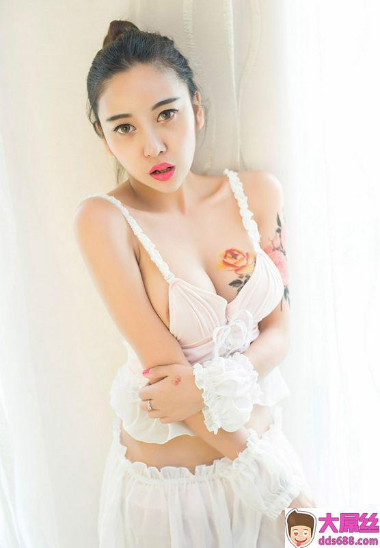 情趣巨乳美女~李梓熙