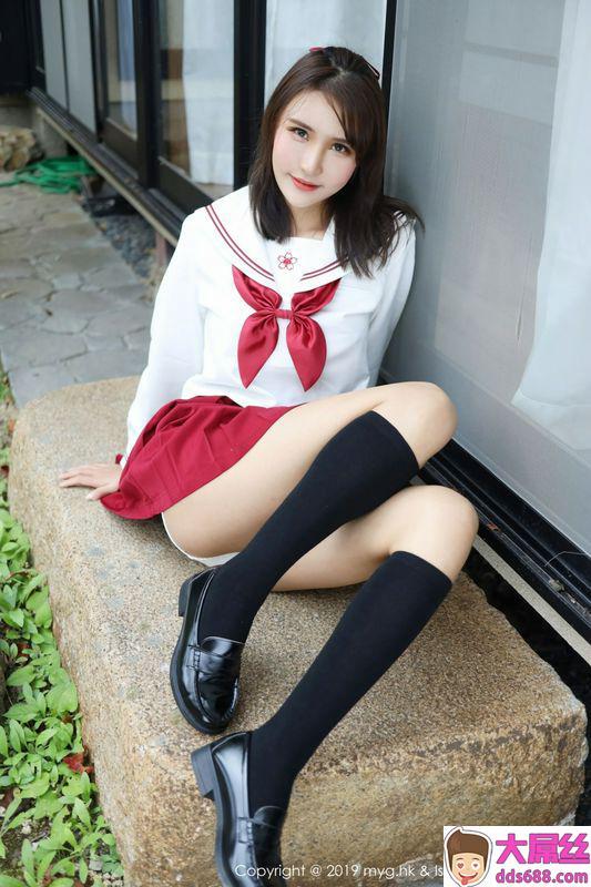 SOLO尹菲户外拍摄学生制服