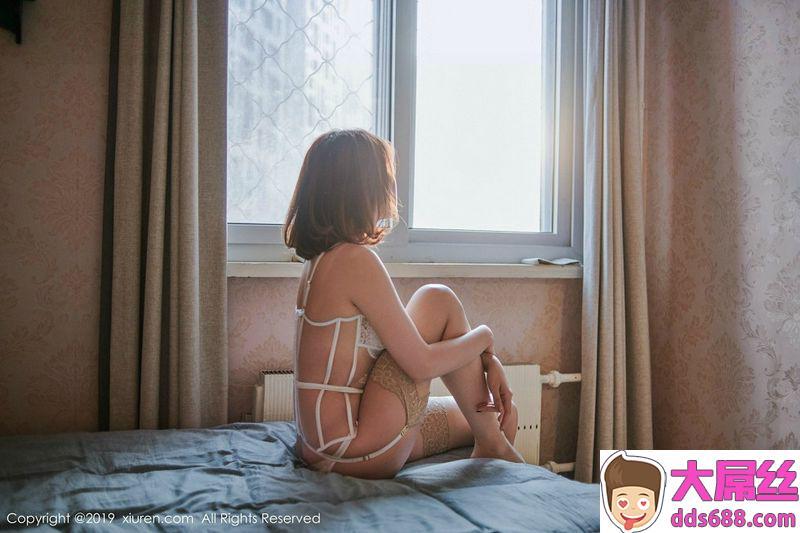 女神黄乐然私房黑色透视连体内衣床上撩人姿势极致诱惑写真