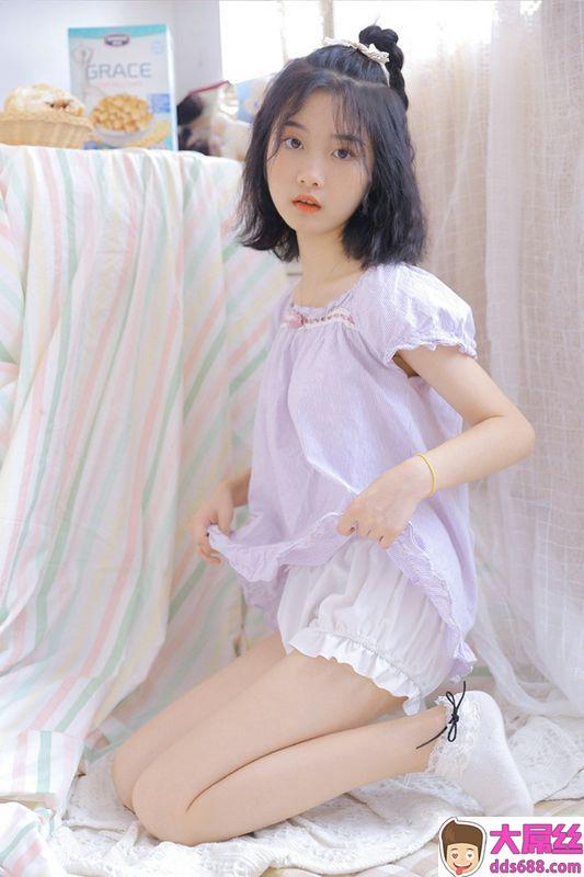 极品美女尤物白皙美腿撩人性感写真